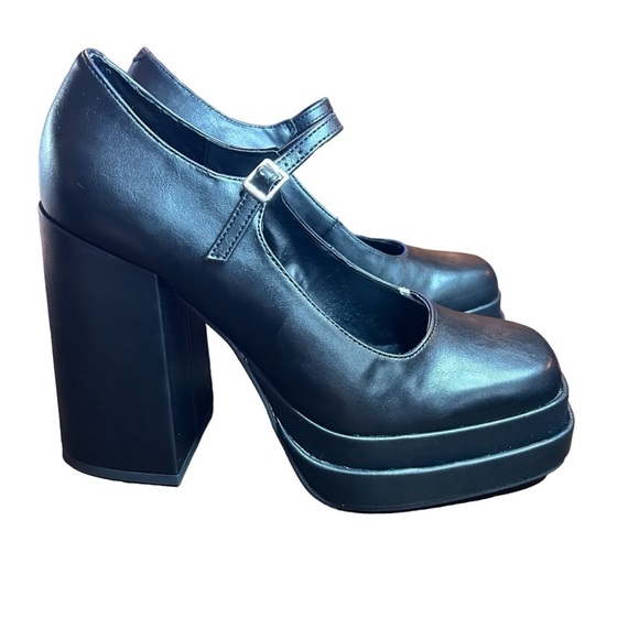 Wild Pair Womens Octavia Buckle Platform Mary Jane Heels NEW Size 9 - Picture 1 of 11